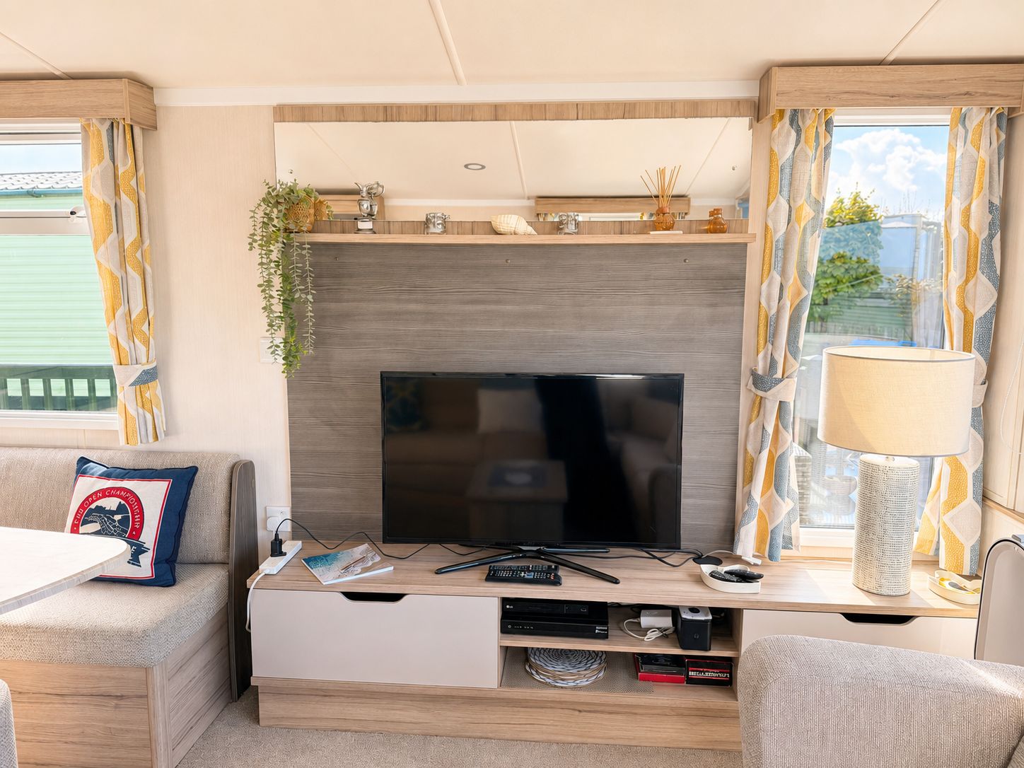 Pippa's TV complete with alll your favourite straming apps