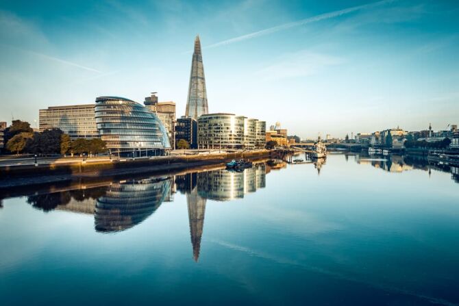 Thames river boat party