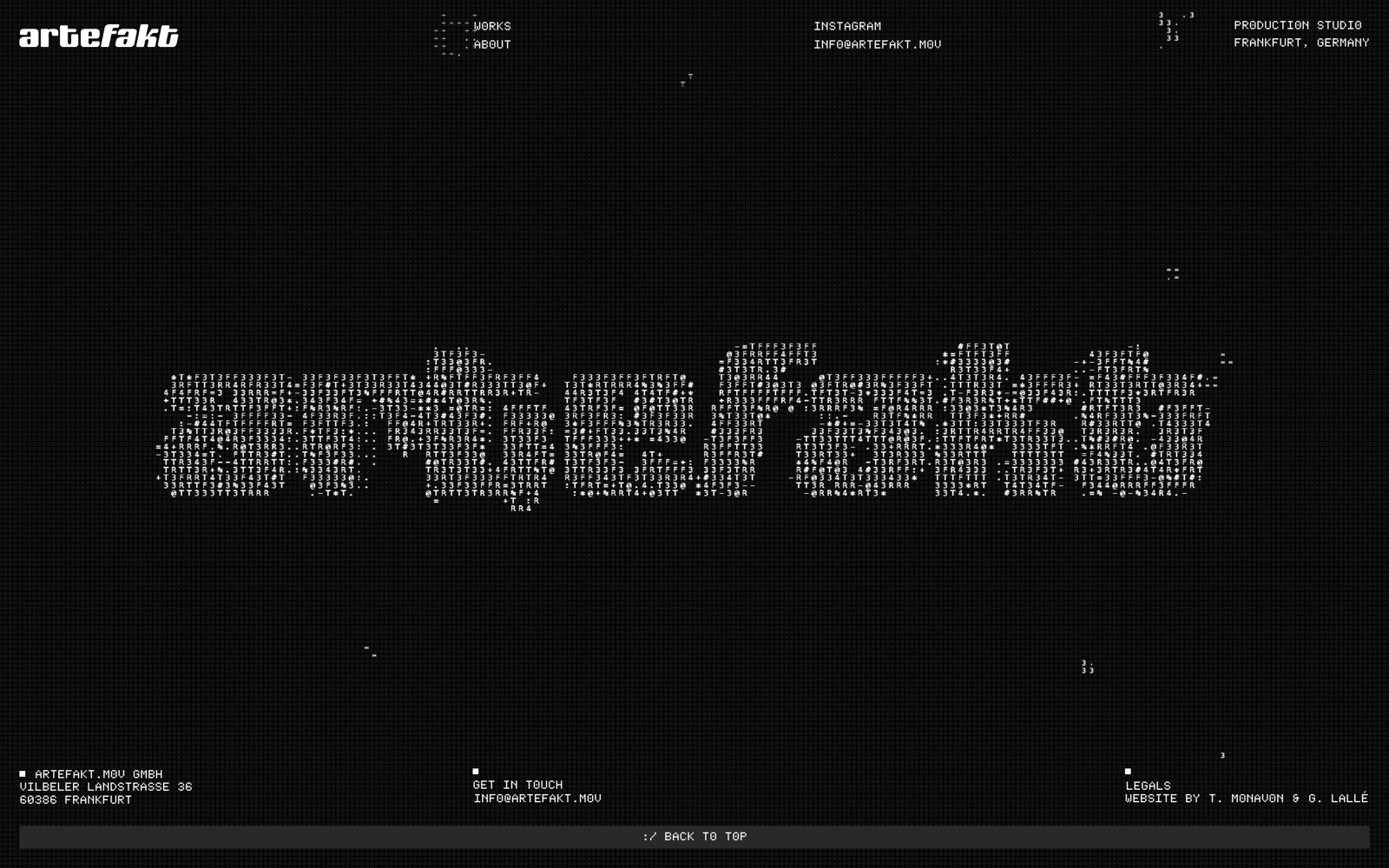 Large pixelated ASCII art spelling 'artefakt' on a dark background.