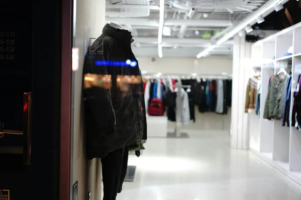 Top 25 Best Shopify Apps for Clothing Stores in 2025