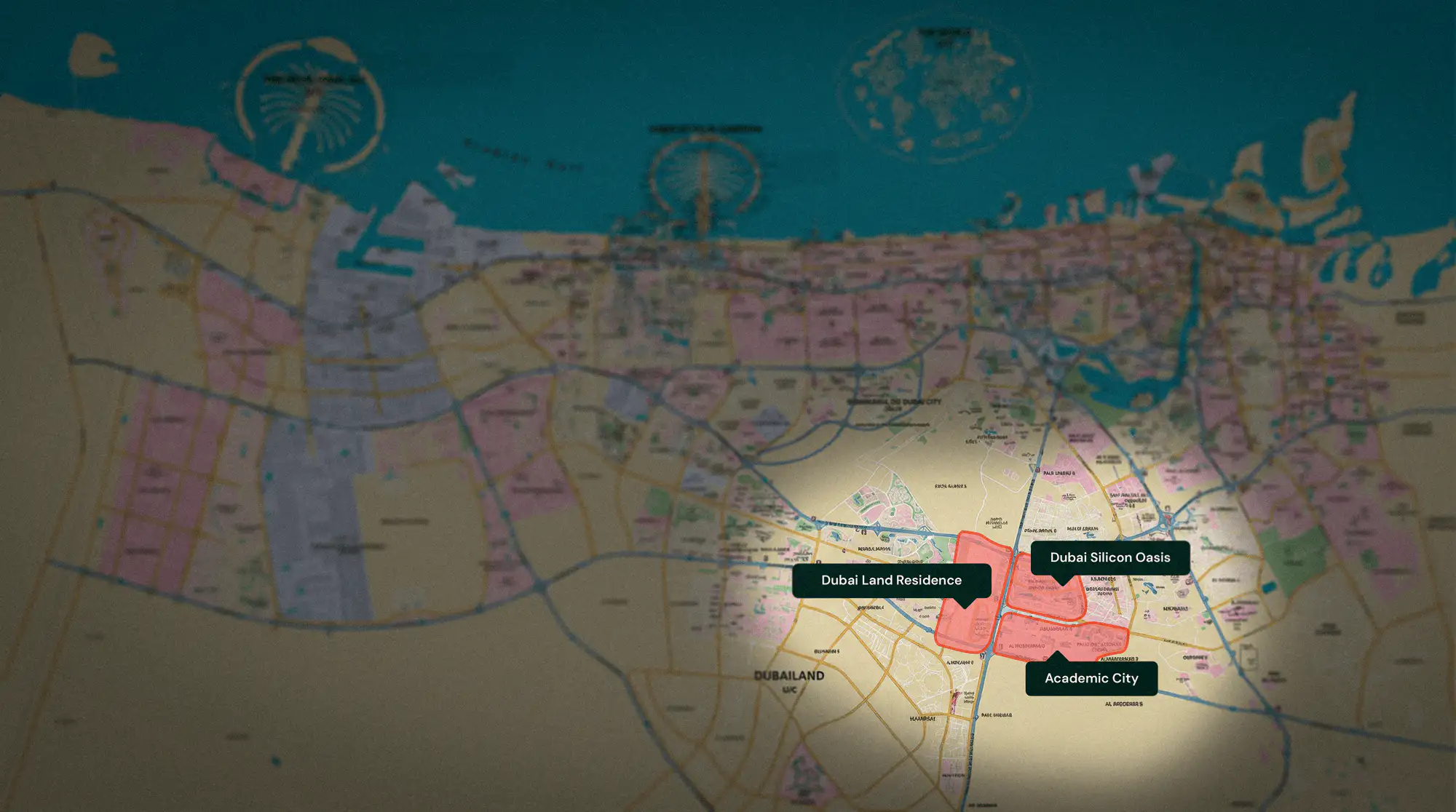 Mapa de Dubái resaltando zonas como Dubai Silicon Oasis, Academic City y Dubai Land Residence para inversión inmobiliaria.