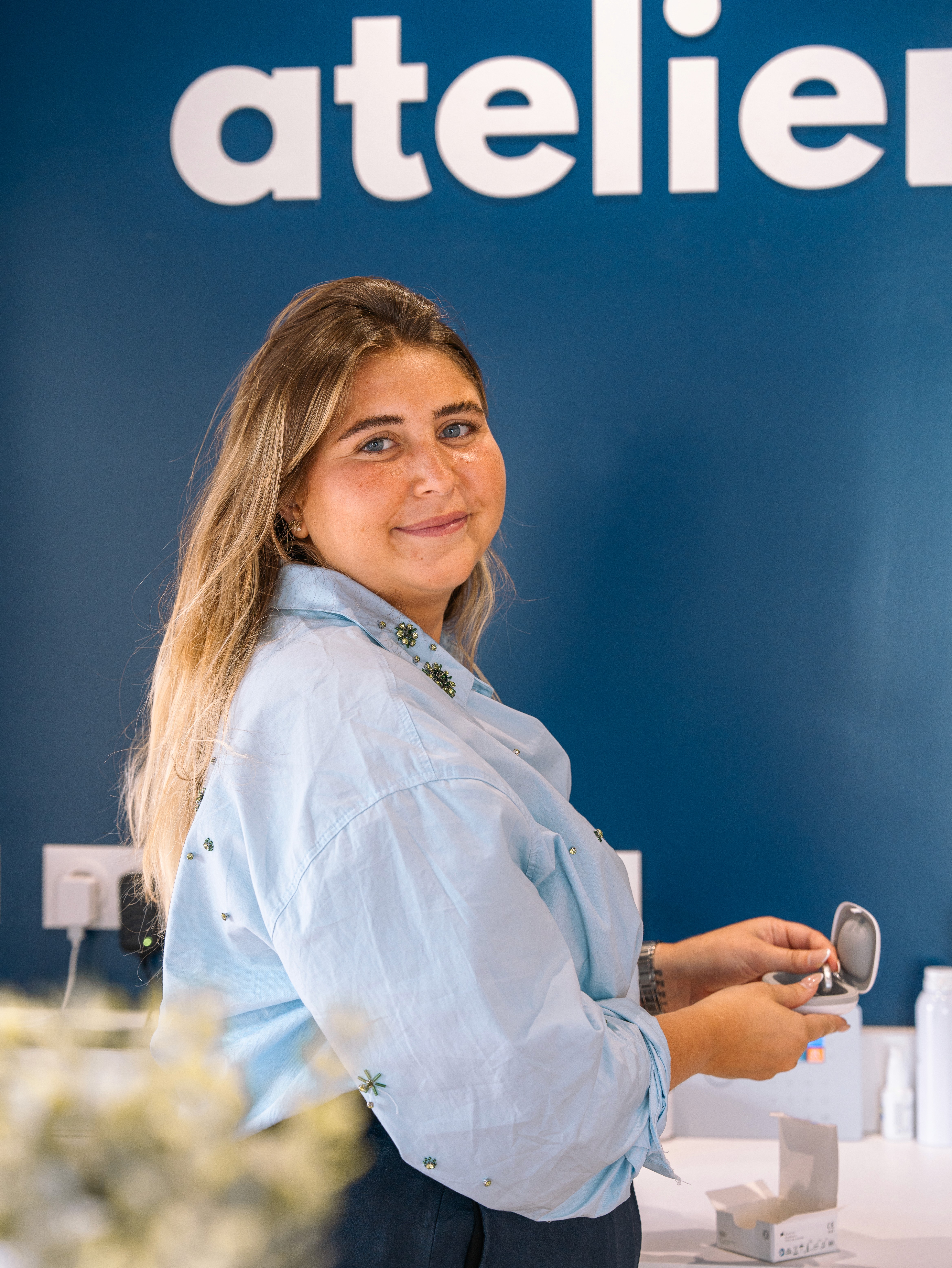 Téléréglage Bluetooth, suivi à distance, télésoin : ce que la loi française autorise réellement pour les centres auditifs en 2026. Décryptage réglementaire.