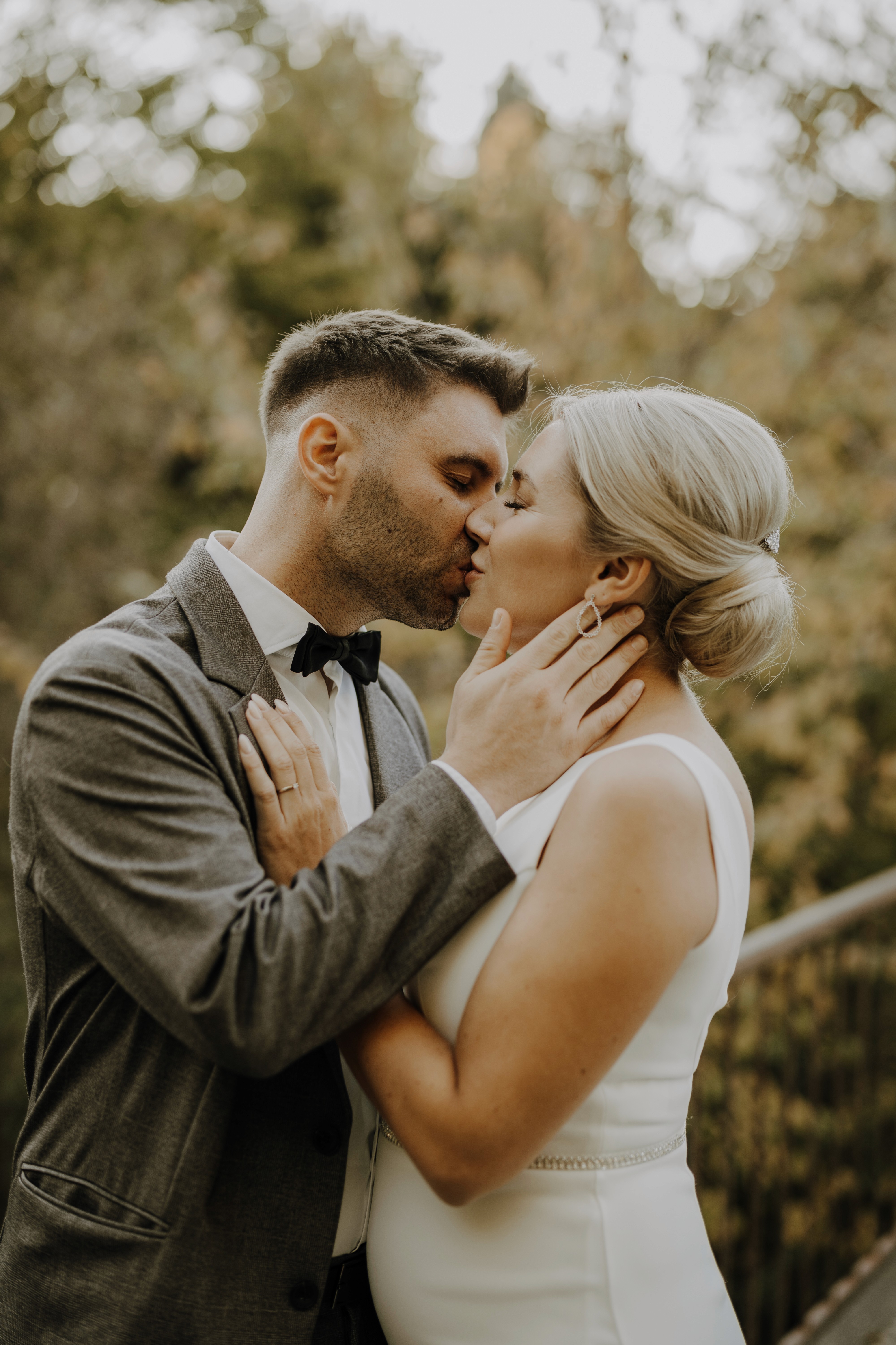 Hochzeitsfoto Brautpaar Kuss