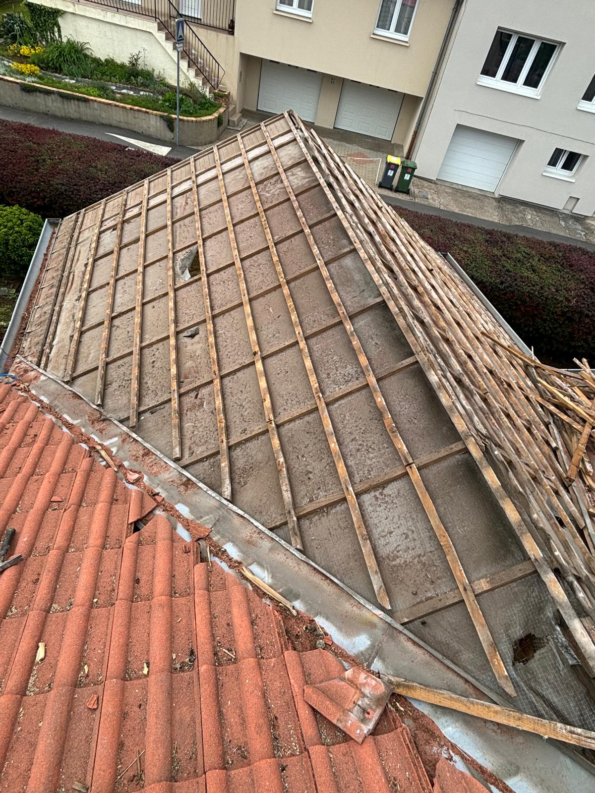 Remplacement de section de membrane endommagée sur une toiture ancienne
