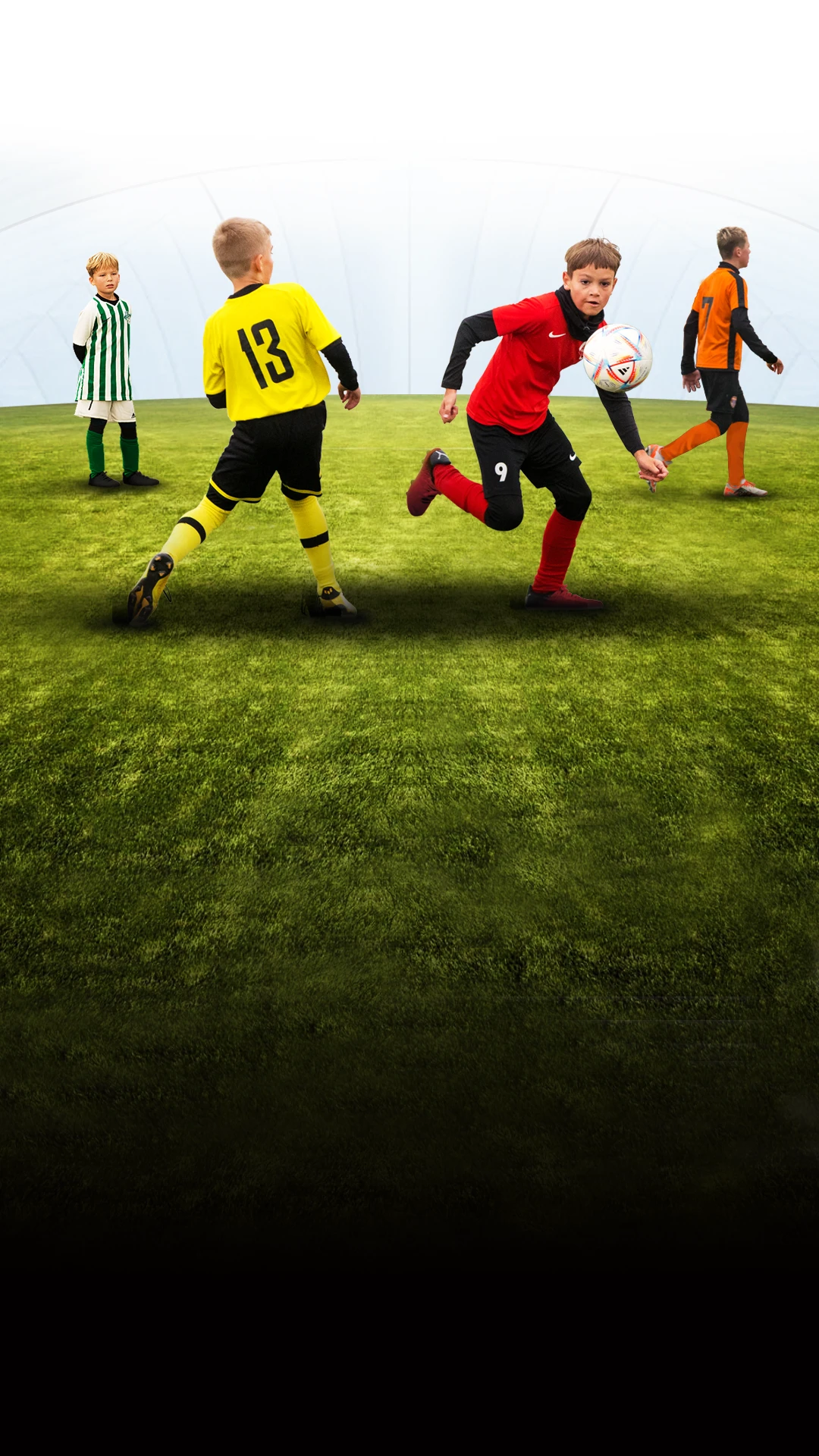 Kids Cup turnyre dalyvaujantys vaikai iš Futbolo akademijos Žalgirietis, Futbolo klubo Vilnius, Ukmergės ir Radviliškio futbolo klubų