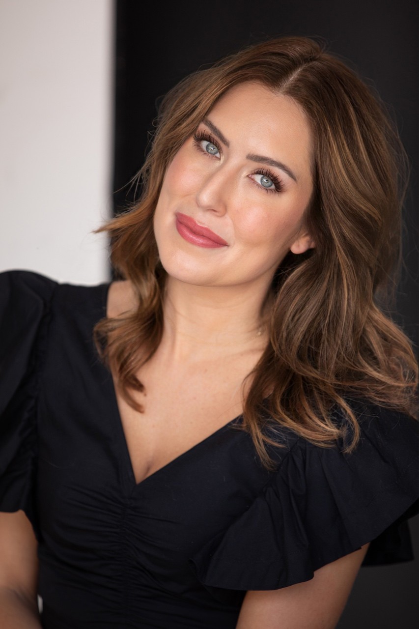 Sarah Zurell Headshot