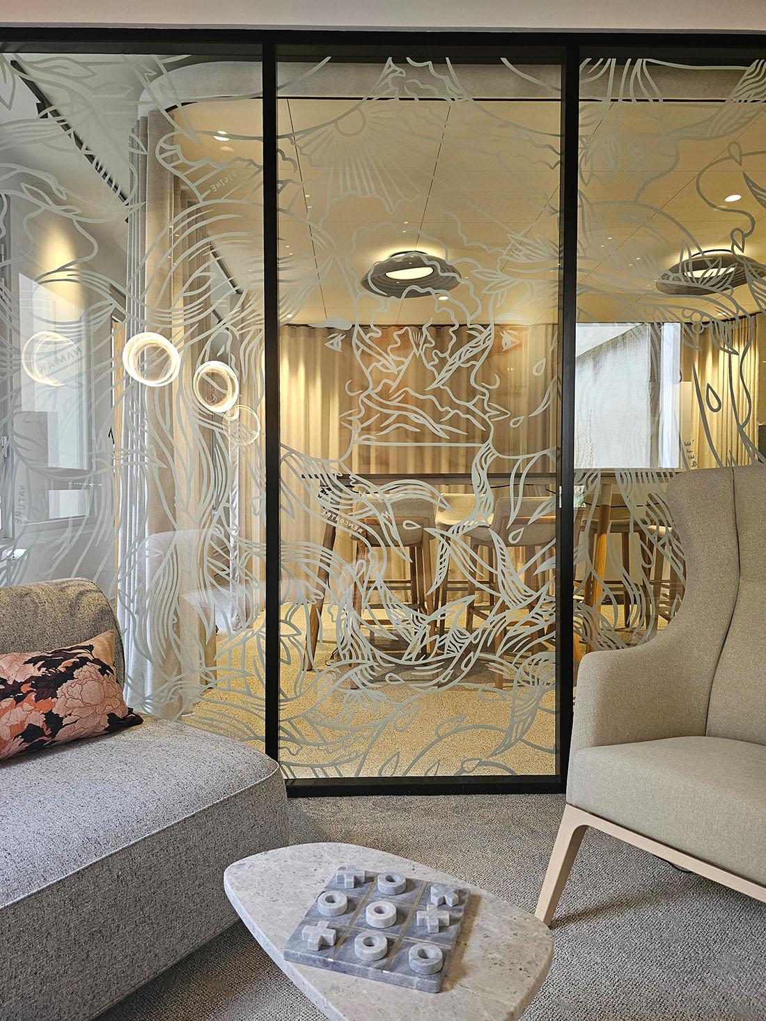 Baie vitrée décorative espace de travail