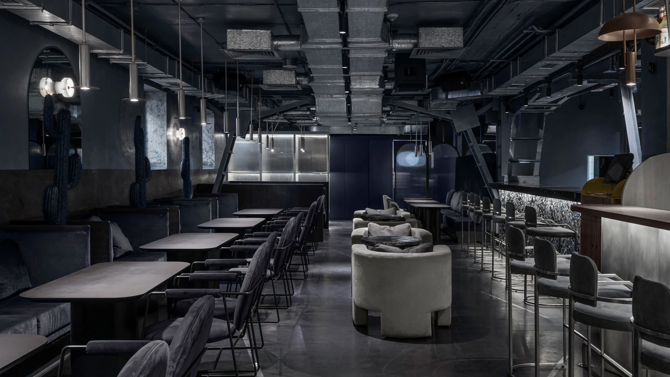ZMIST bar