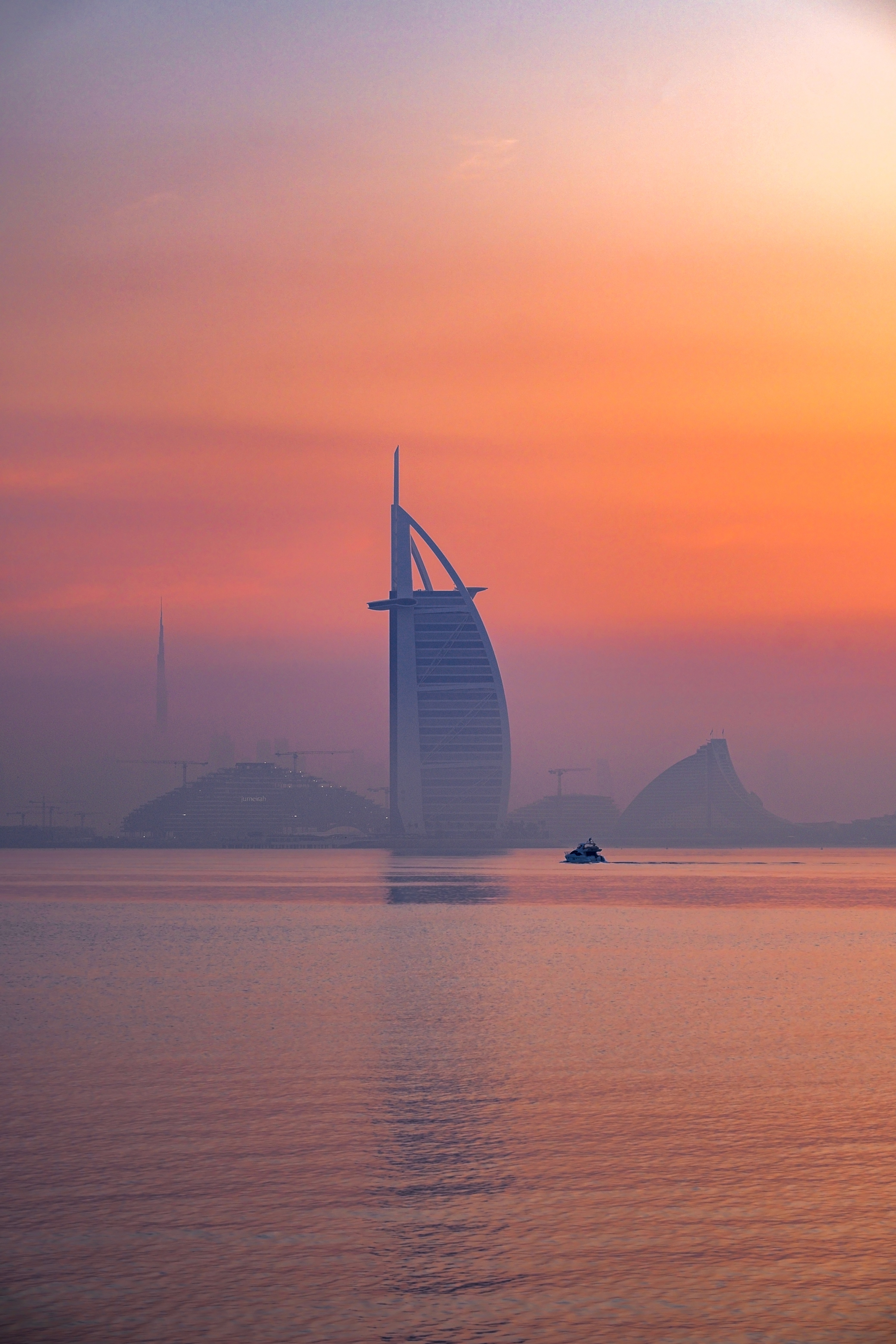 Różowy żagiel, autor Mateusz Głuszek, Dubai, ZEA