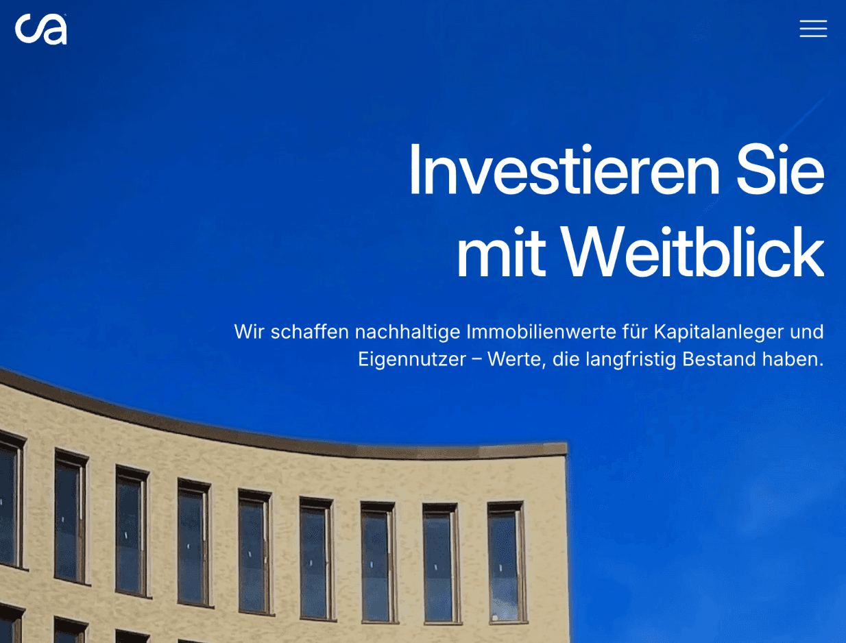 Screenshot der Startseite von DER SOLARWART, gestaltet von Webnity-X – moderne Solarenergie-Plattform mit Services, Shop und Solarfacts-Bereich