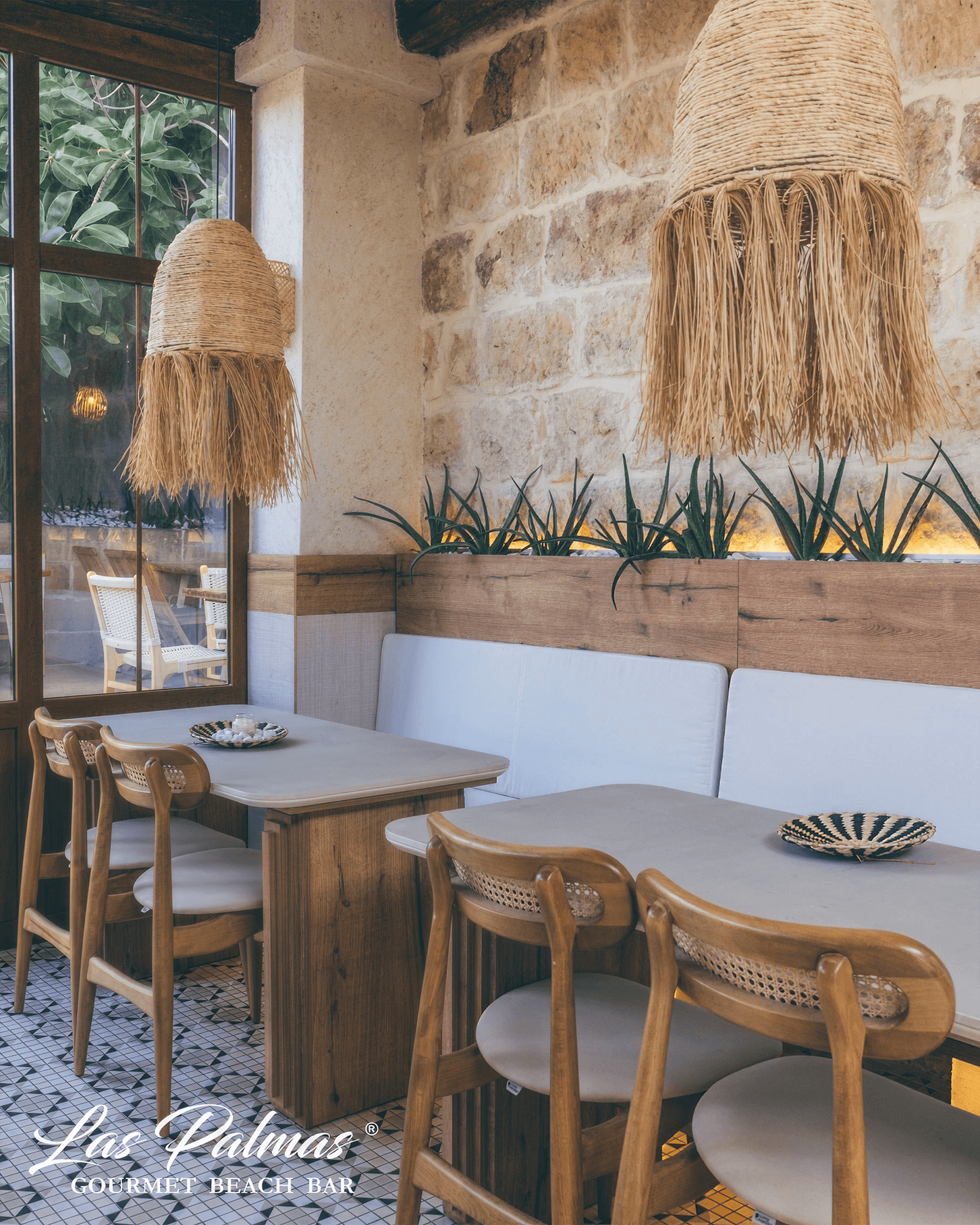 Dynamic picture of a cyclist riding downhill