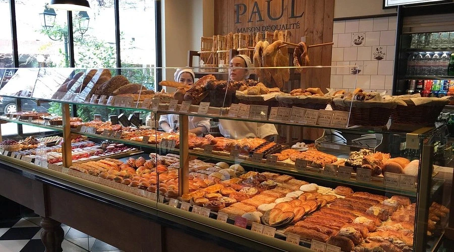 présentoir patisserie et baguettes