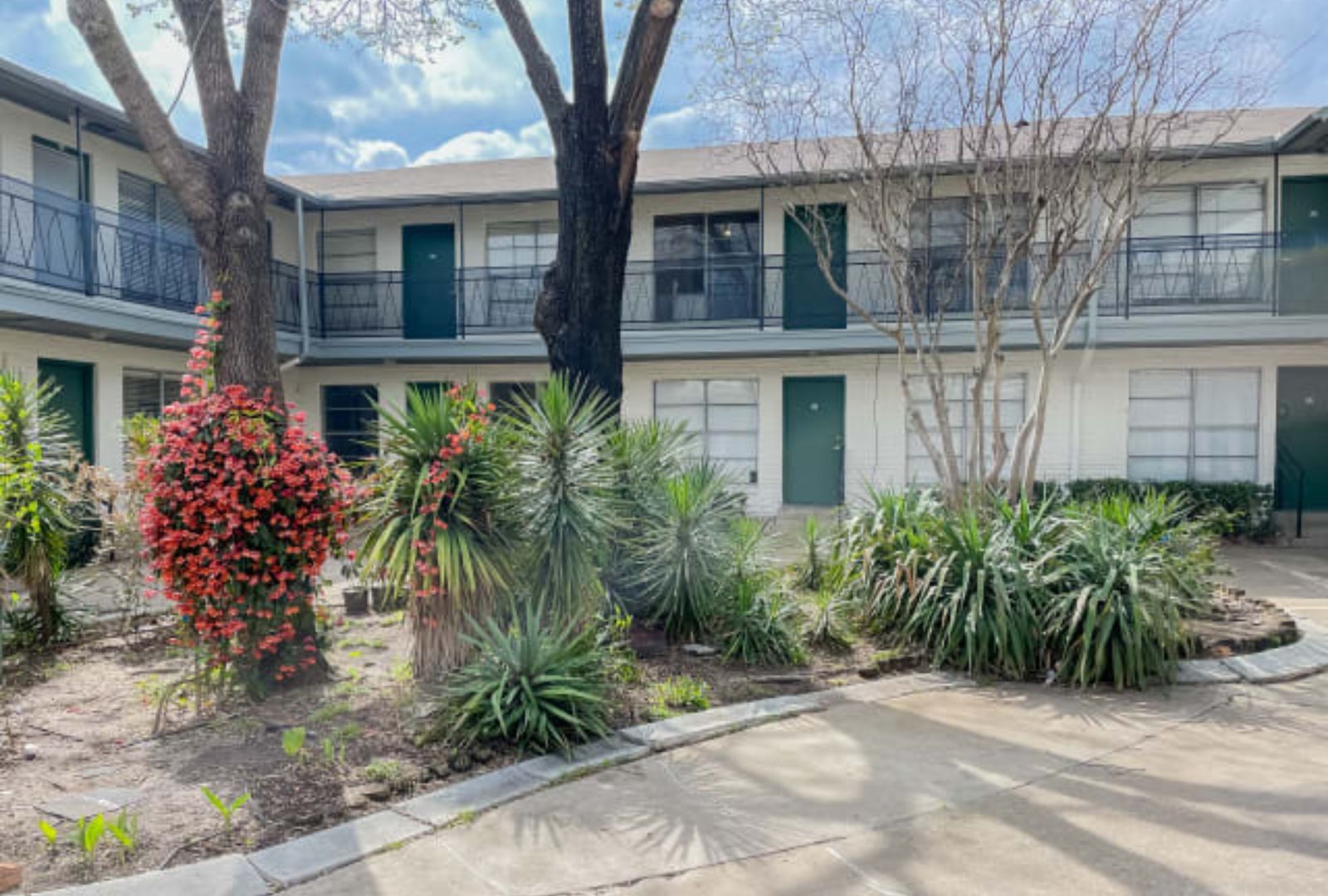 Swope & Mangold at Bishop Ridge — 61-unit multifamily community in Dallas, TX; managed by Savoy Residential.