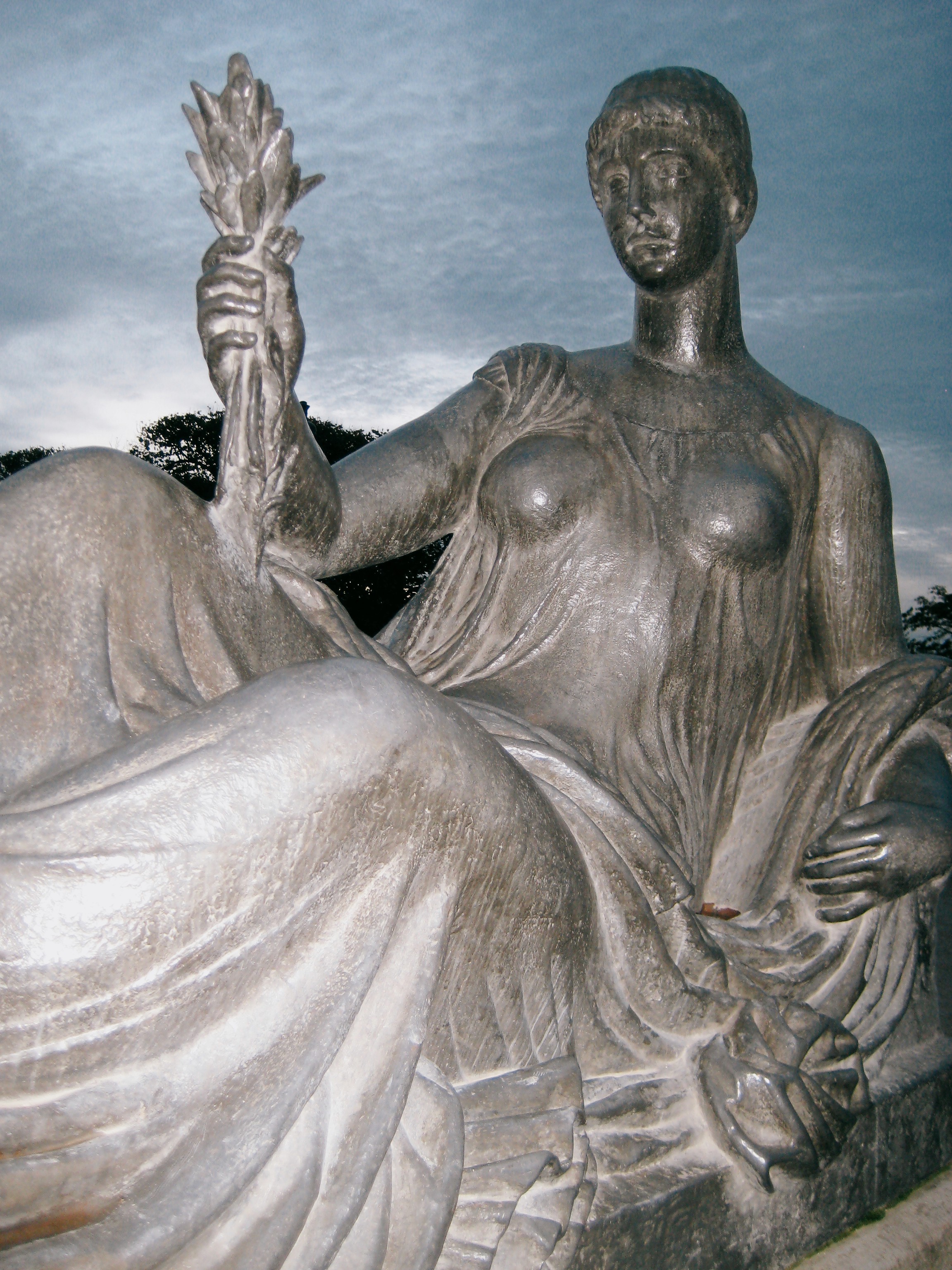 Statue at tuilleries