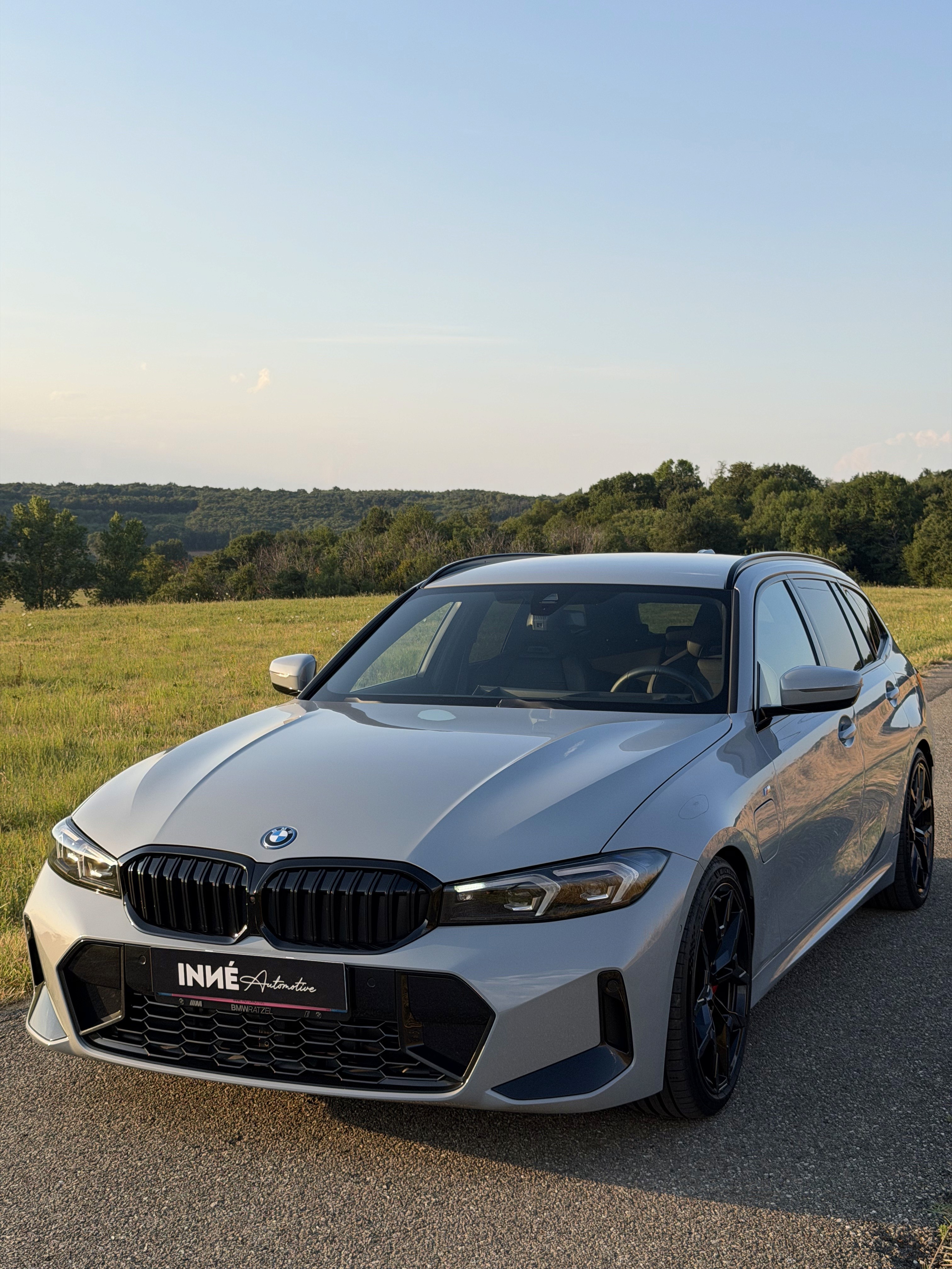 bmw-330e-touring-M-Sport-carbon-inneautomotive-vienne-38200-lyon