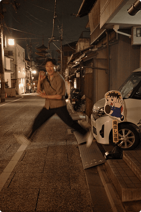 a person wearing a baseball cap