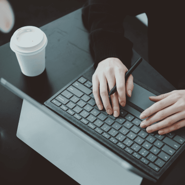 Comment émettre une facture électronique légale en France