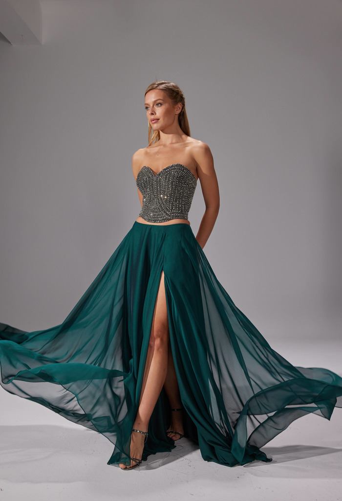 Model im Kleid von DeinBallkleid