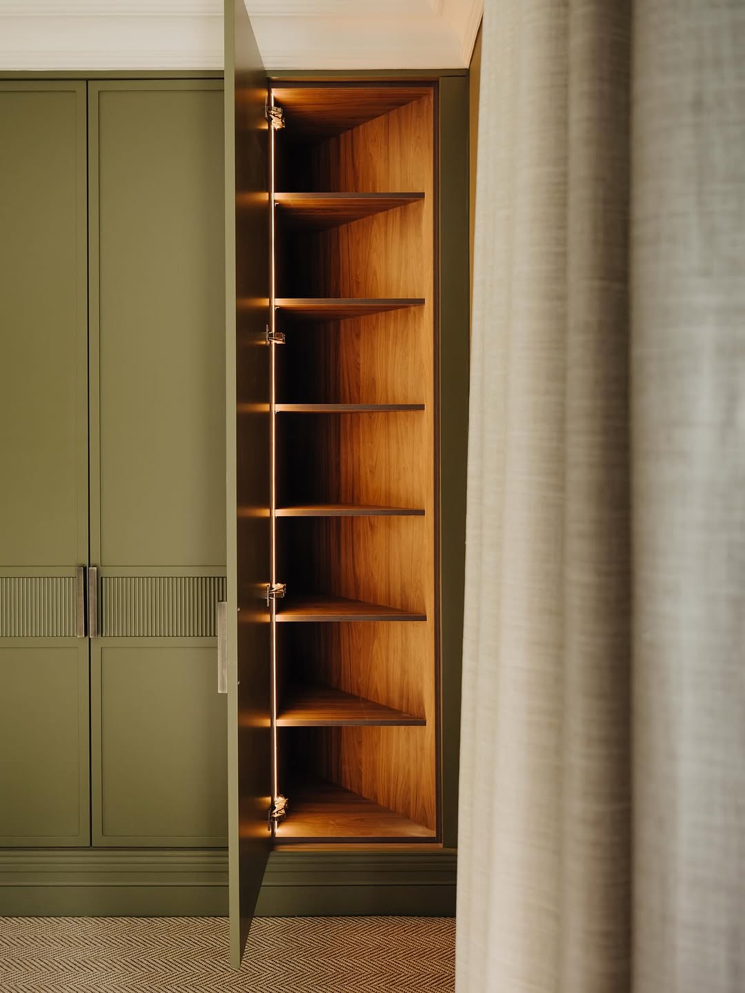 Bespoke custom wardrobe and vanity table in Belfast