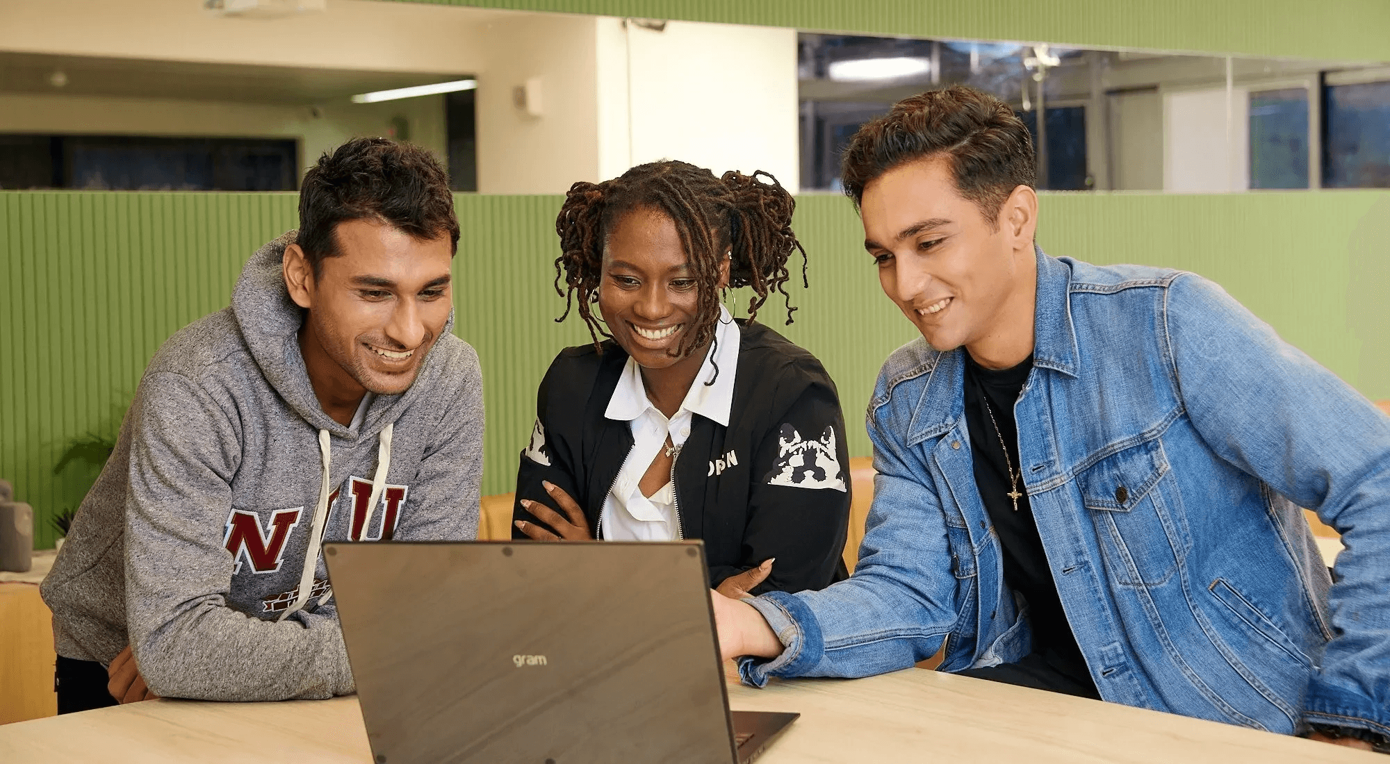  Students attending an online class together - Online Chinese Courses for College Credit