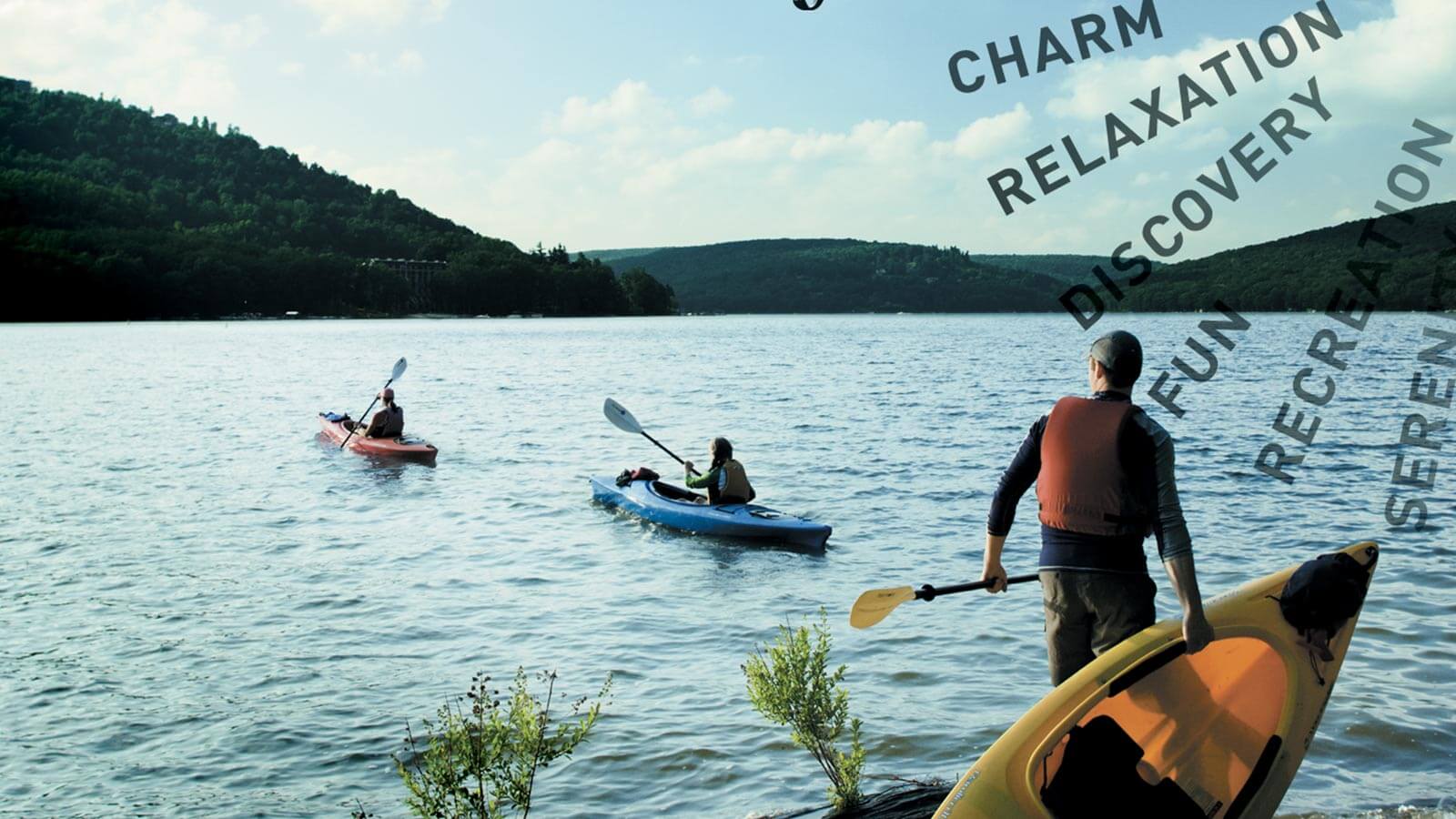Three people kayaking on a calm lake with wooded hills in the background; descriptive words such as “relaxation” and “discovery” are overlaid on the image.