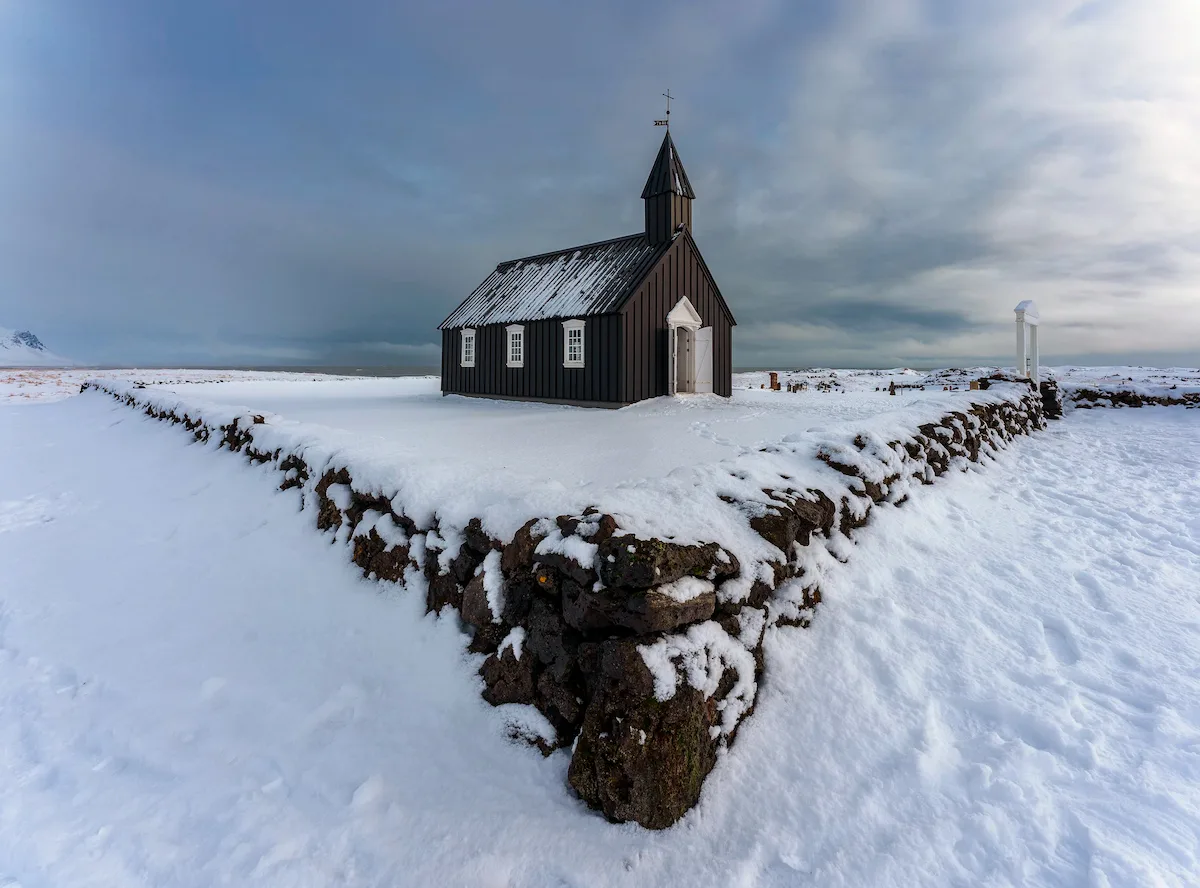 Iglesia de Budir en Islandia