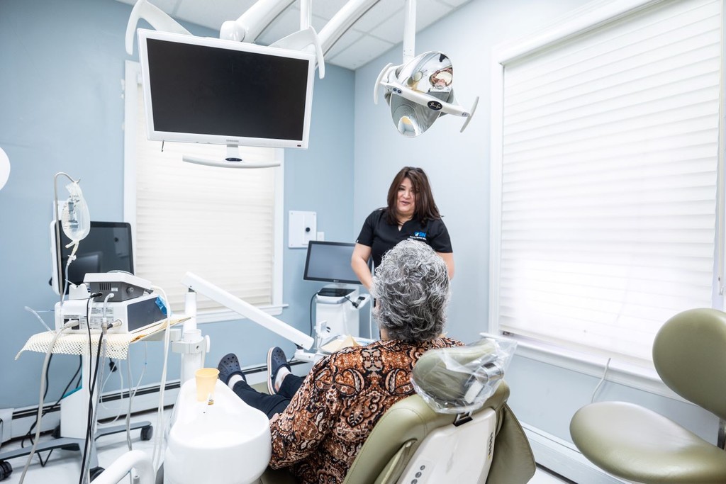 SN Fmaily Dental Welcoming First Visit Experience Newark & Milltown NJ