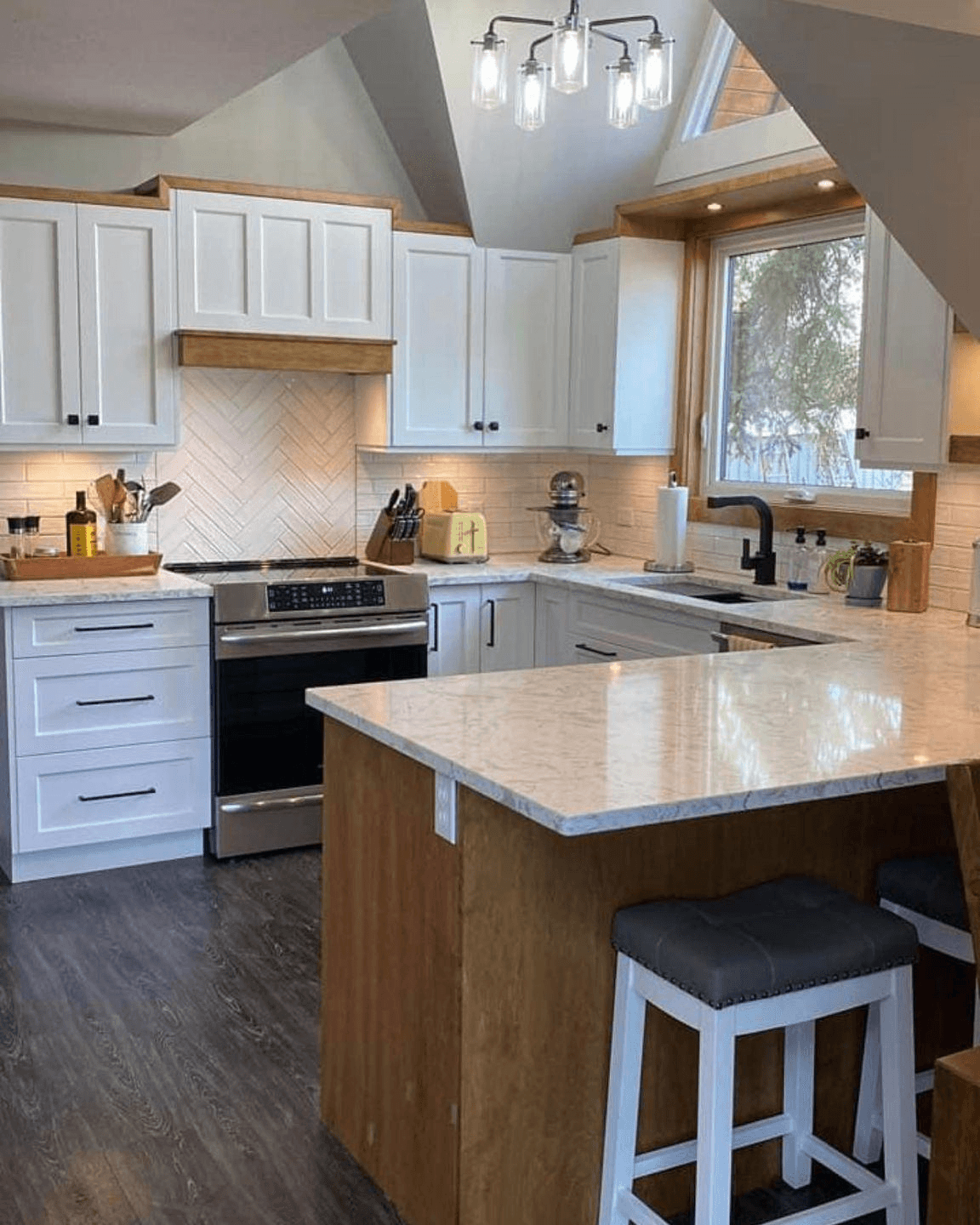 Modern-White-kitchen