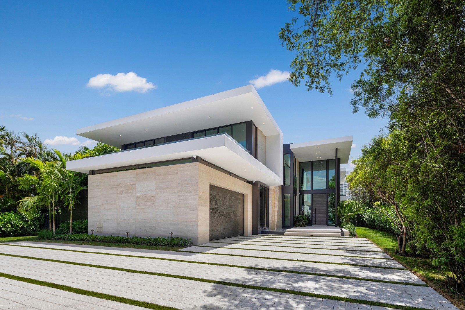 mid-range-view-of-the-villa-s-private-beach-entran