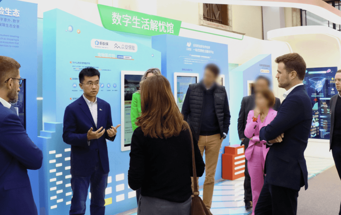 Image of Bill Song speaking