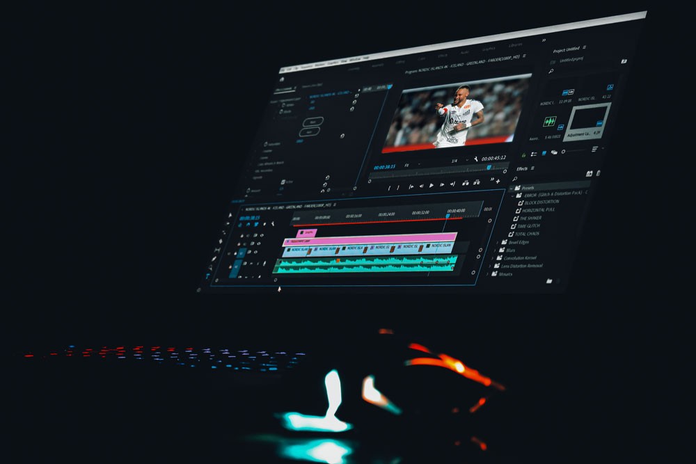 Séance de formation en design sportif animée par le formateur du Club.