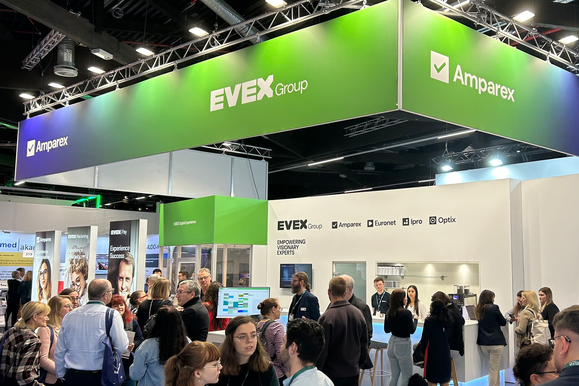 EVEX Group Führungs- und Entwicklungsteams