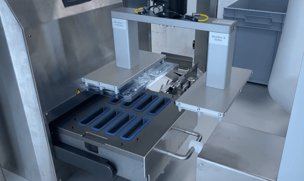 Automated Syringe Assembly with modular Robotics