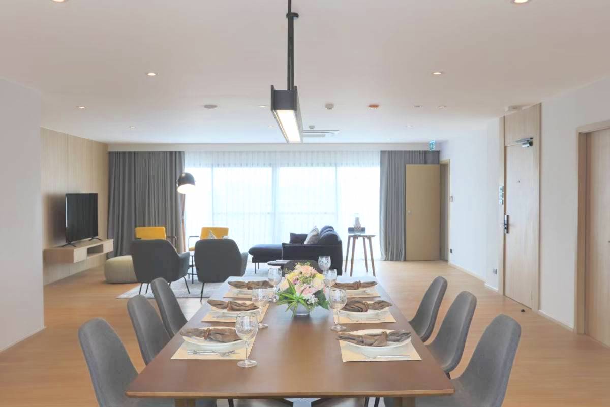 3-Bedroom Pet-Friendly Residence Ekkamai, Phra Khanong 1