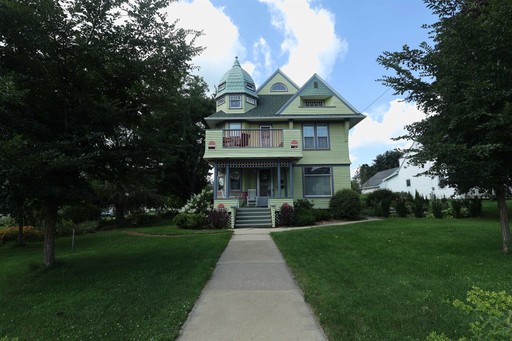 Photo 2 of 445 W Maple Street, Lancaster