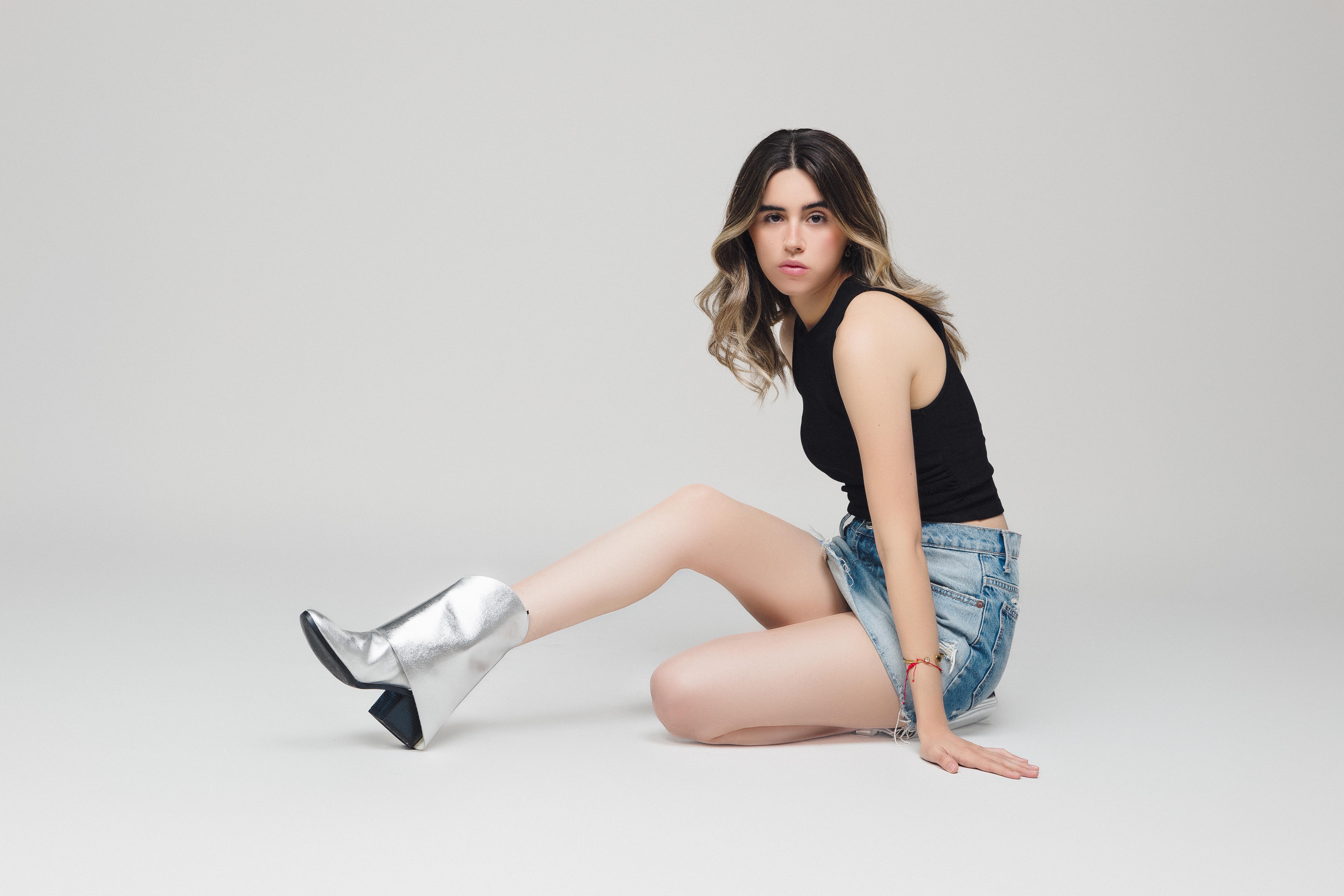 Jimena Almaraz — 18