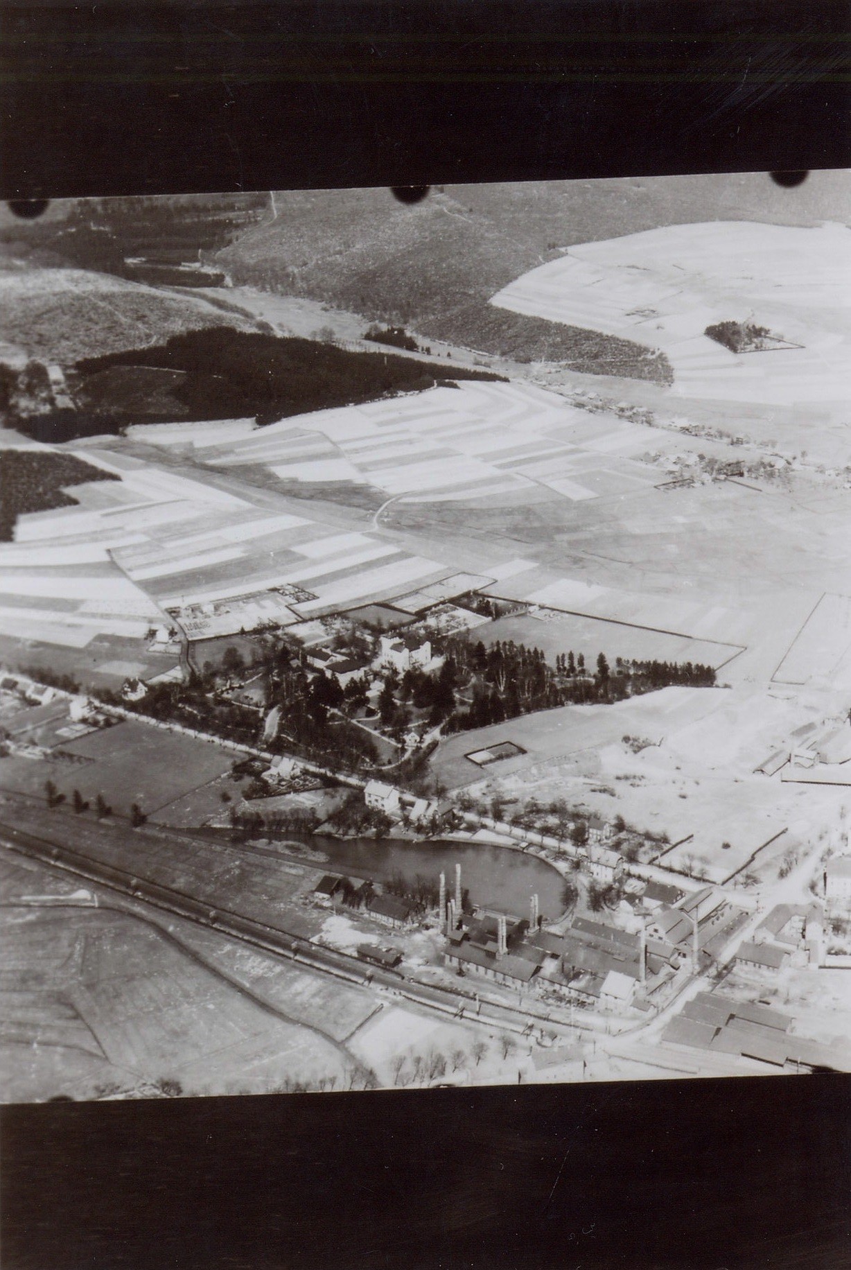 Kreuztal mit Dreslers Park und Drahtwerk, fotografiert aus dem Zeppelin, 1913
