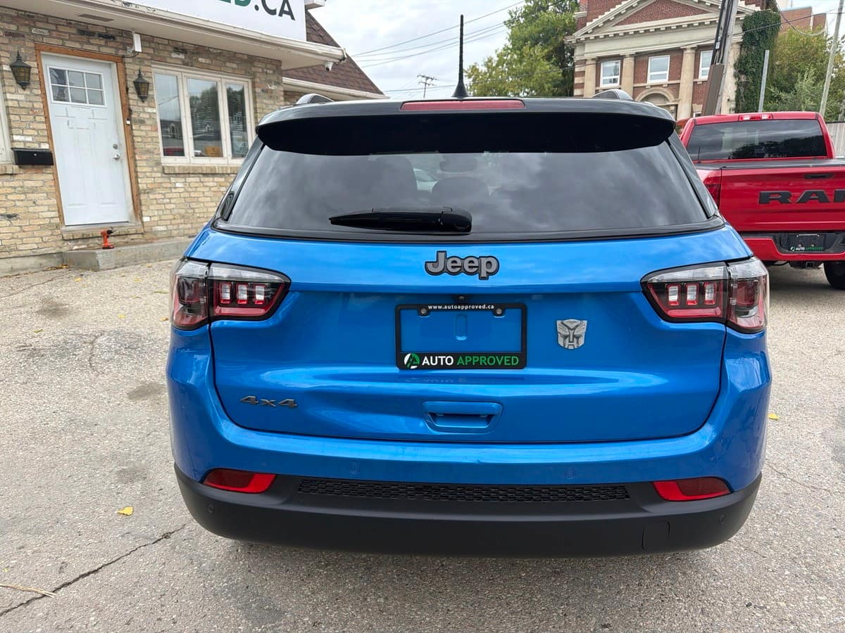 2024 Jeep Compass Latitude photo 4