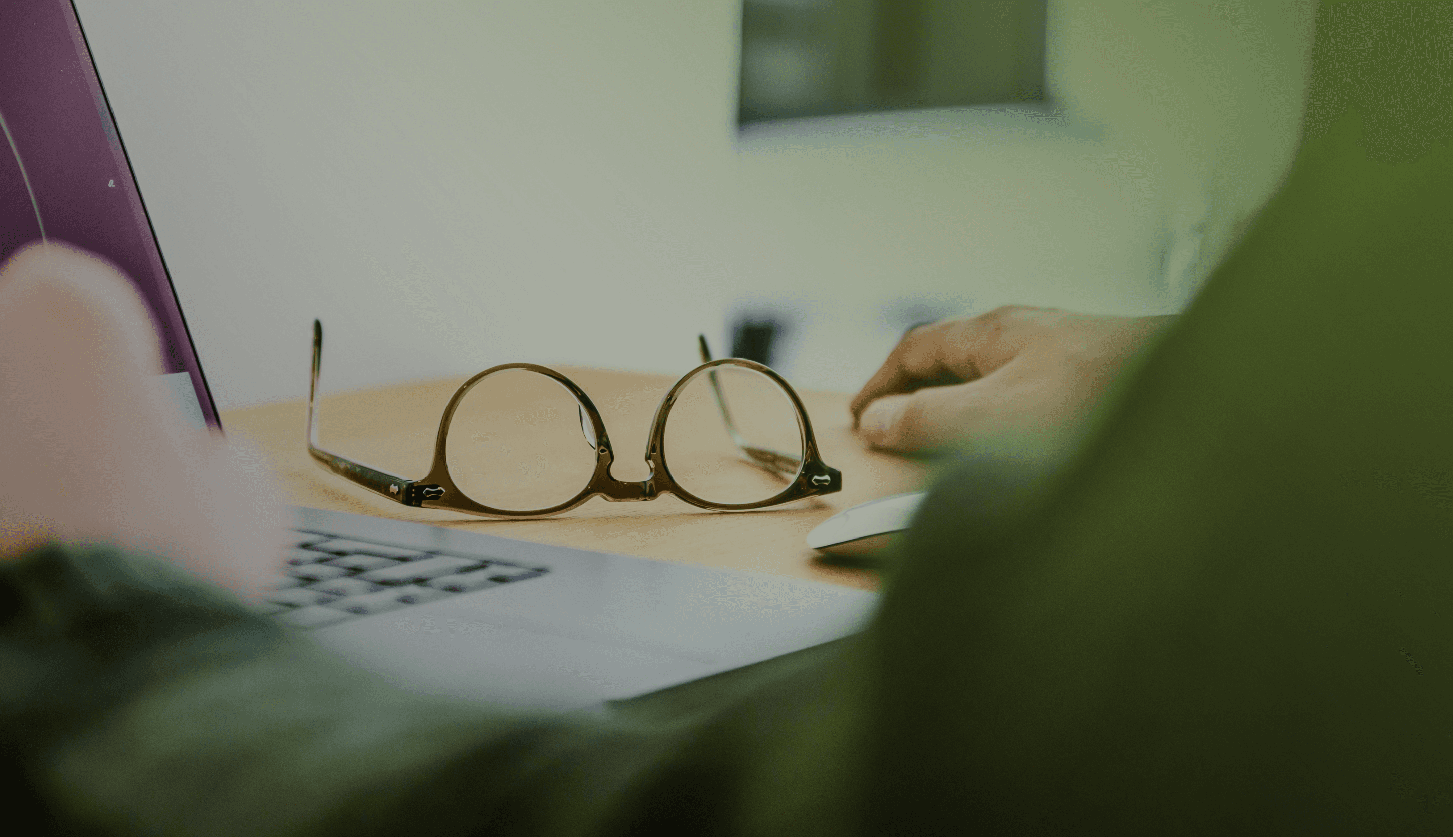 Hero Emailmarketing Hierendaar Online