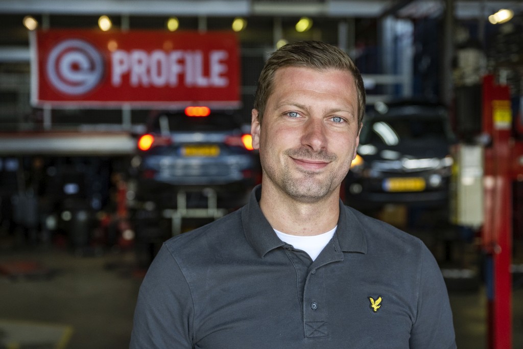 Manager voor zijn garage