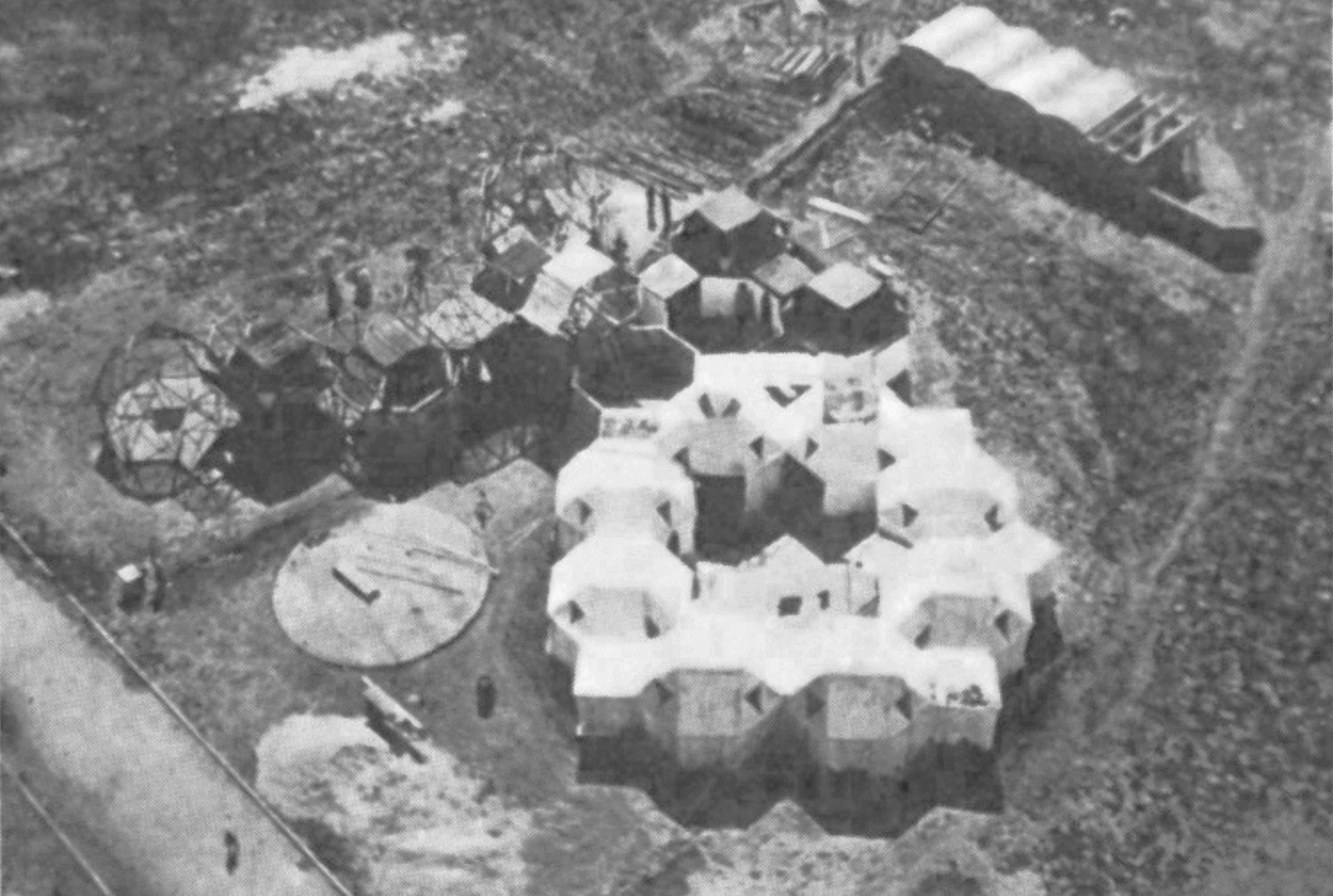 CERF, Photohtaphs of building an experiment at the Yacoub El Mansour neighbourhood in Rabat, 1973. From Gérard Bauer and Jean Dethier, 'La Terre et Le Roseau Ou La Réhabilitation et l’amélioration de Techniques Traditionnelles de Construction Au Maroc’, L’Architecture d’Aujourd’hui, no. 160 (1972): 104–11.