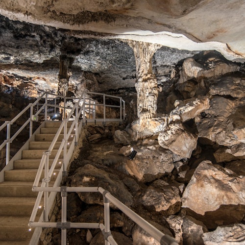 水洞 (Cova de s'Aigua)