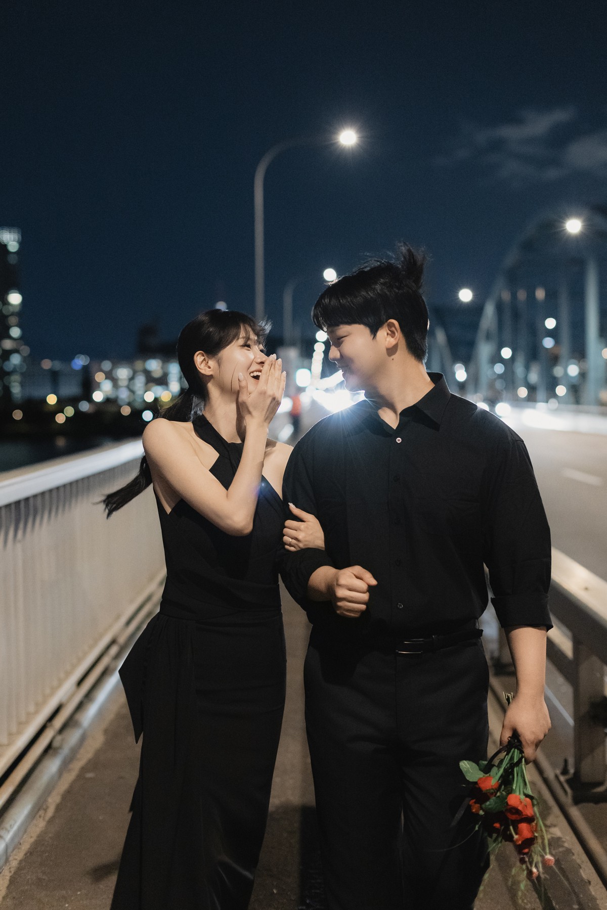 동작대교 웨딩스냅 촬영 후기 | 마지아필름이 담아낸 서래섬 노을과 동작대교 야간 스냅의 세련된 빈티지 감성