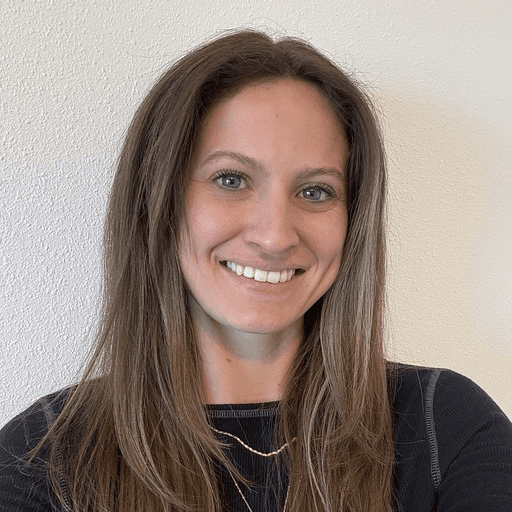 Juliette Decker Headshot