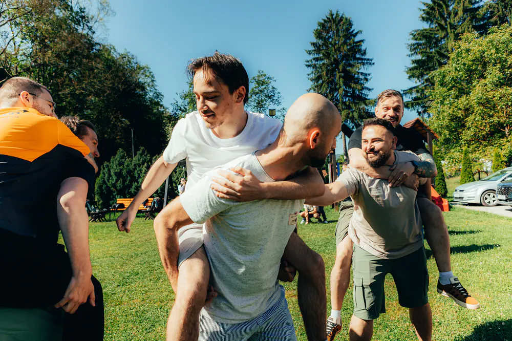Moment dintr-un eveniment offline al comunității LDD PRO