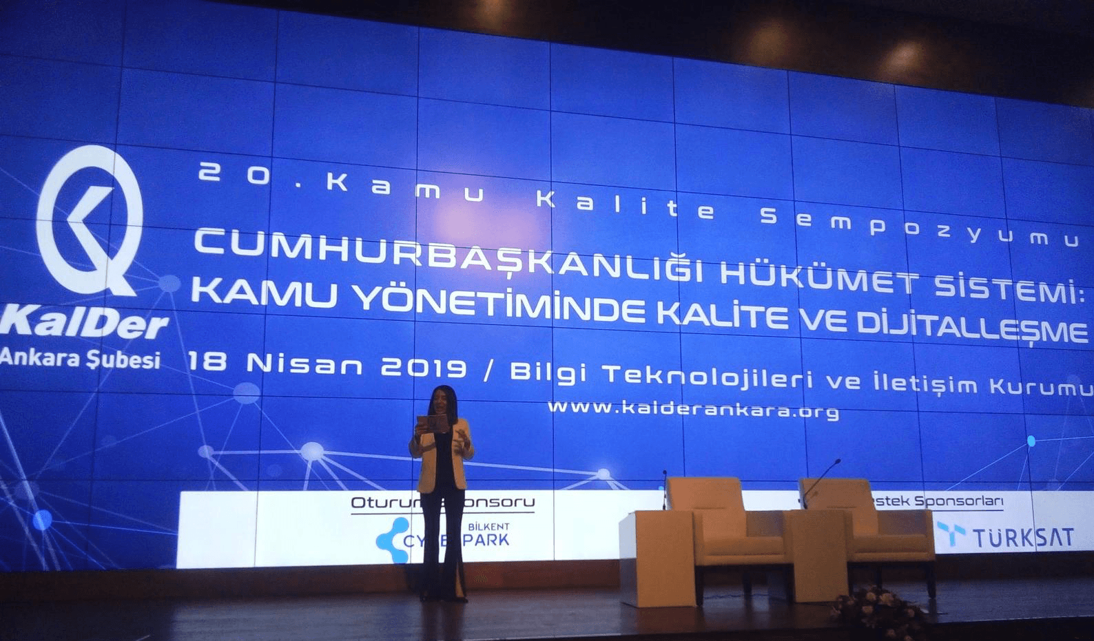 20. Kamu kalite Sempozyumu. 28 Nisan 2019. Bilgi teknolojileri ve İletişim kurumu. Sahne fotoğrafı