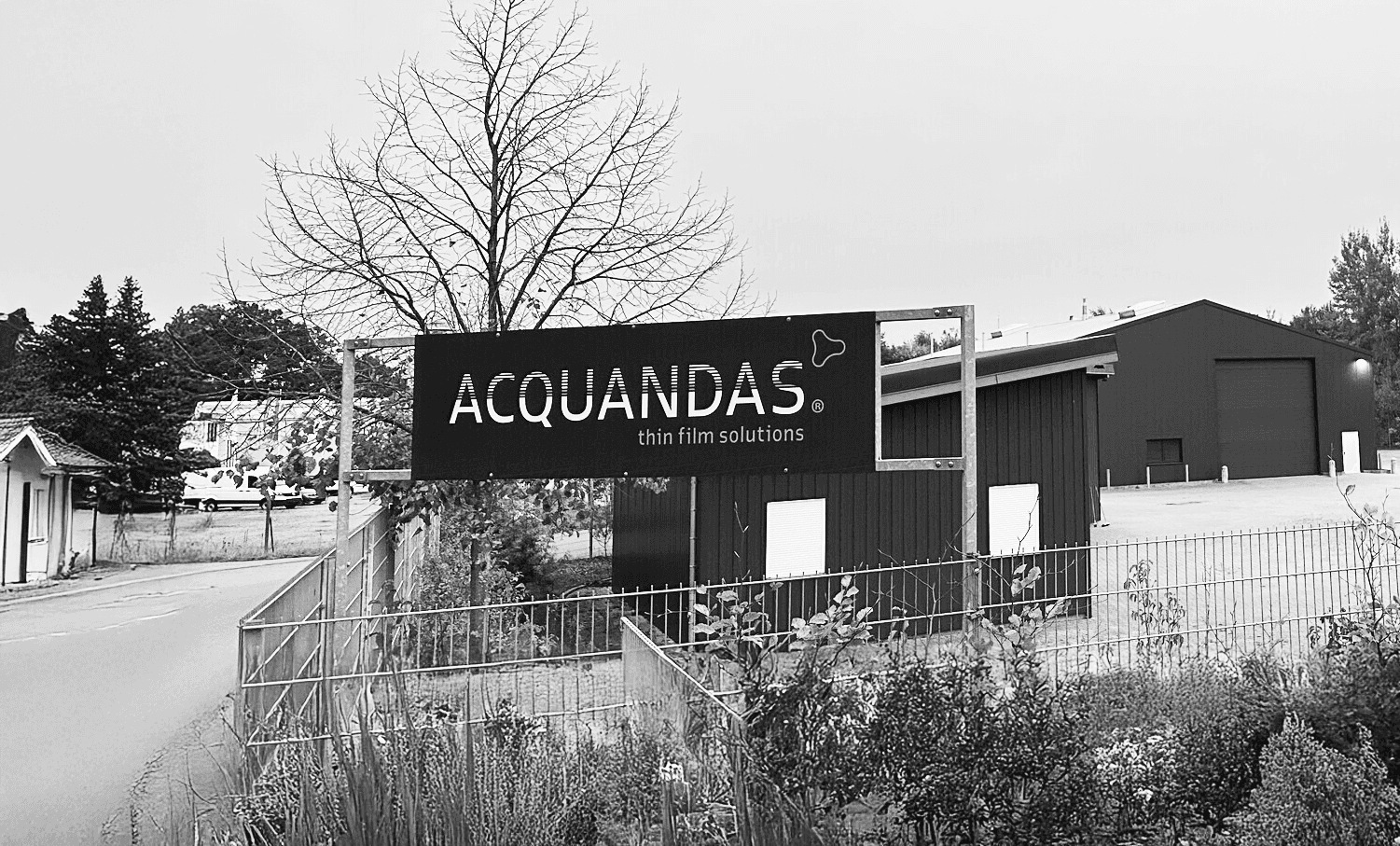 Periodic table of elements with magnesium, titanium, iron, nickel, platinum, and gold highlighted in orange.