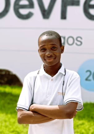 Smiling woman looking at the camera