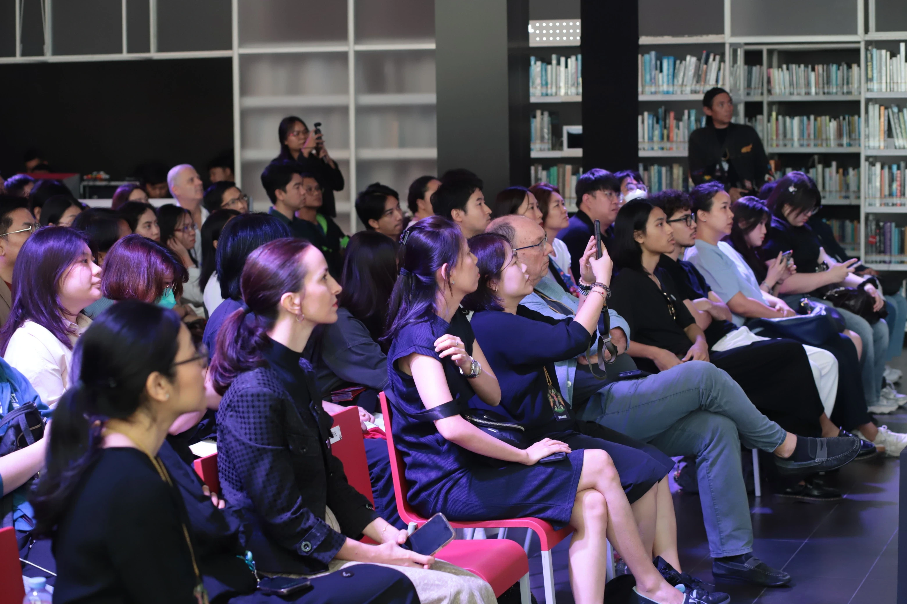 alt="Audience attending the Palicon lighting design talk during Bangkok Design Week 2026"
