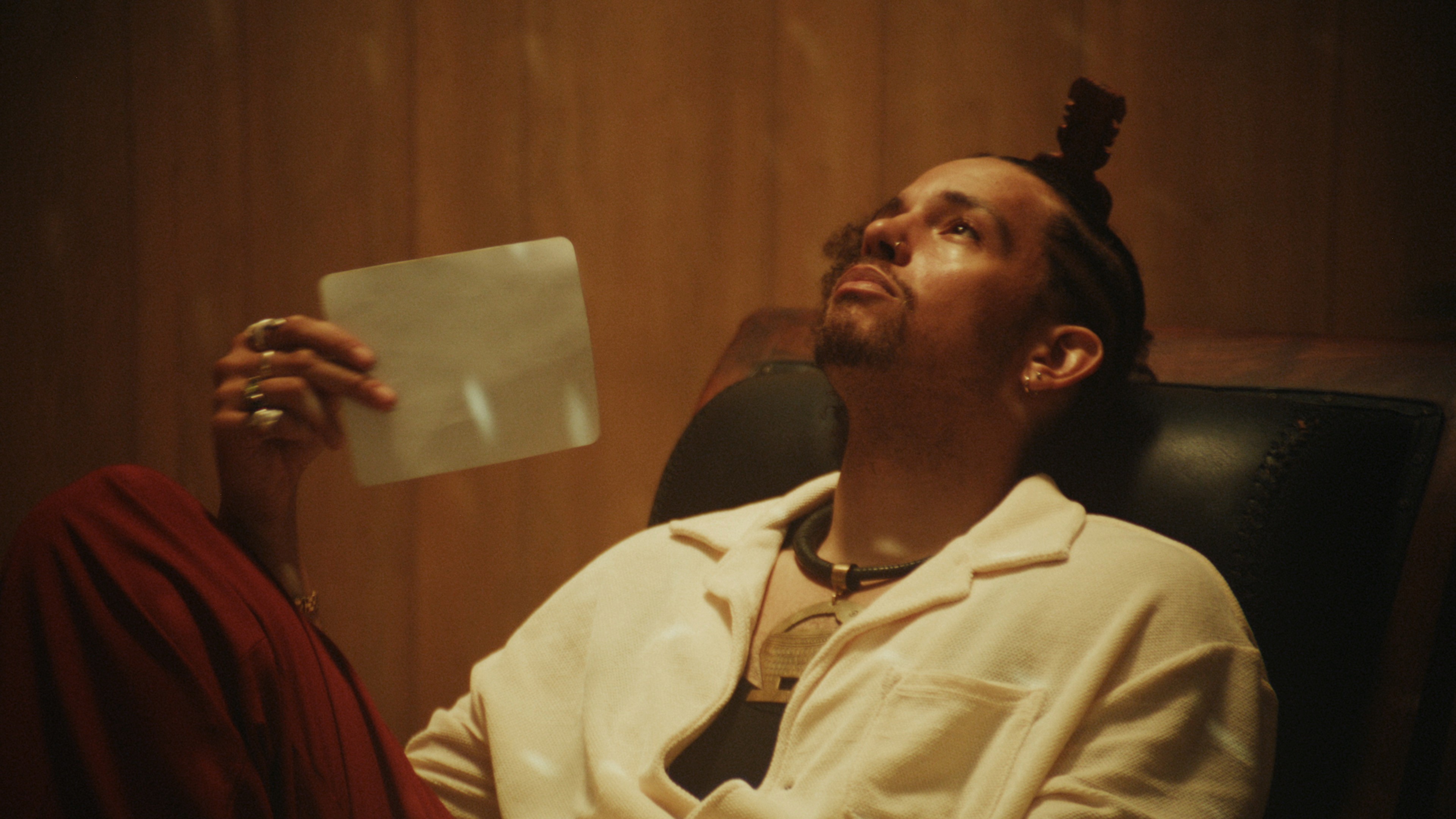 Still from Diáspora, a music video for Nombe (2025).